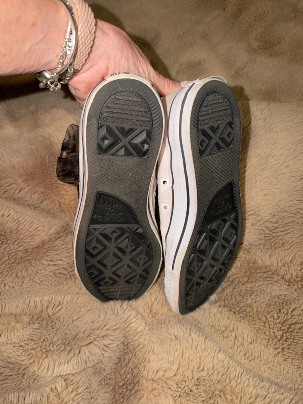 Converse Women’s Low Top Canvas Sneakers in White with Black Ribbon Laces - Picture 5 of 7